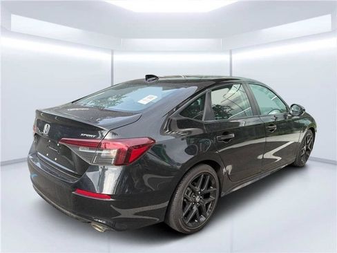 Used 2025 Honda Civic Sport image 3