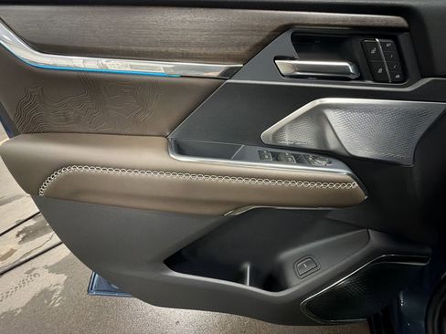 New 2026 GMC Acadia Denali Ultimate w/ LPO, Floor Liner Package image 21