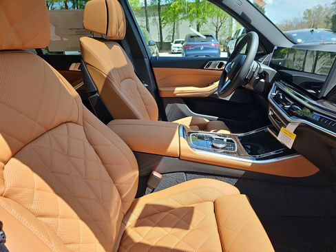 New 2026 BMW X5 xDrive40i w/ M Sport Package AWD/4WD image 10