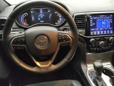 Used 2019 Jeep Grand Cherokee Altitude AWD/4WD image 22