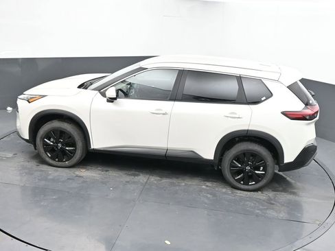 Used 2023 Nissan Rogue SV image 40