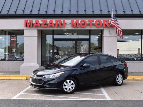 Used 2017 Chevrolet Cruze LS FWD image 2