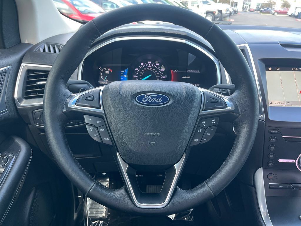 Used 2018 Ford Edge Titanium w/ Technology Package AWD/4WD image 15