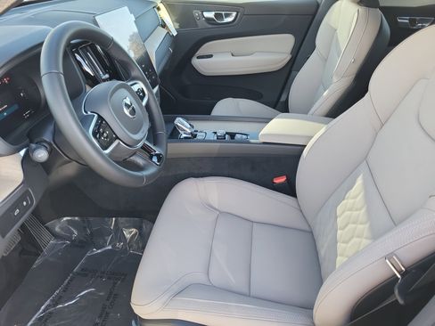 New 2026 Volvo XC60 T8 Plus w/ Protection Package Premier AWD/4WD image 9