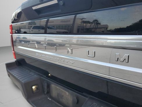 Used 2021 Ford F350 Platinum w/ Tremor Off-Road Package AWD/4WD image 31
