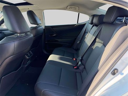 Certified 2024 Lexus ES 350 w/ Premium Package image 15