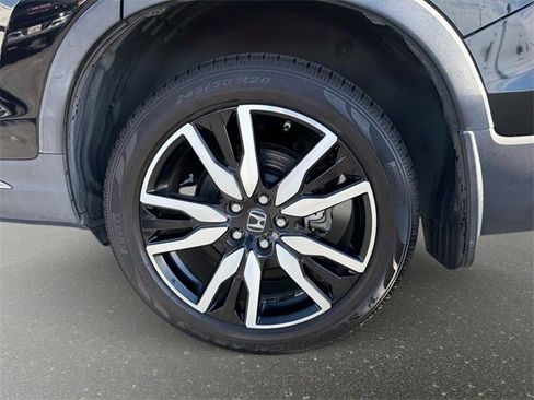 Used 2019 Honda Pilot Touring image 10