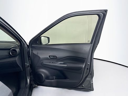 Used 2024 Nissan Kicks S image 30