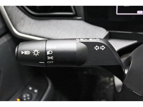 Used 2026 Nissan Kicks SV FWD image 17