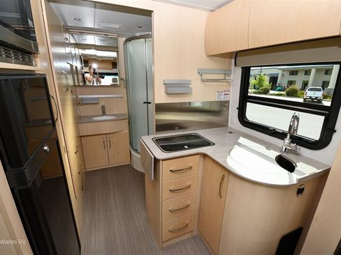Used 2021 Mercedes-Benz Sprinter 3500 image 4