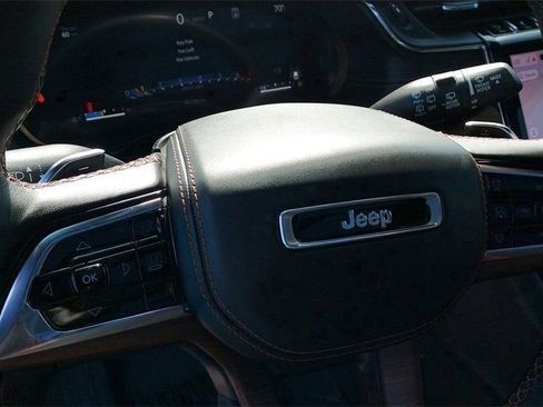 Used 2023 Jeep Grand Cherokee L Summit w/ High Altitude Package image 13