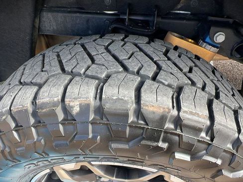 Used 2024 Chevrolet Colorado ZR2 w/ ZR2 Convenience Package III image 47