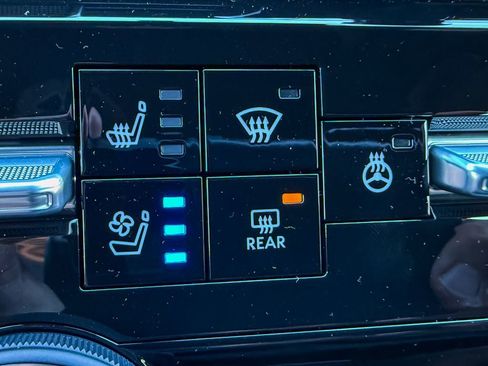 New 2026 Nissan Armada Platinum image 17