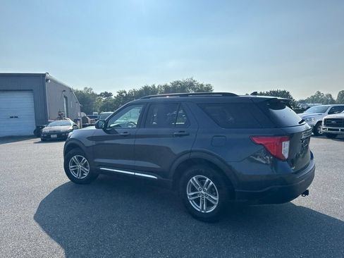 Used 2022 Ford Explorer XLT AWD/4WD image 4