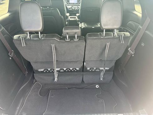 Used 2026 Chrysler Pacifica Select FWD image 48