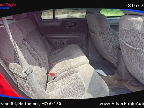 Used 2000 Chevrolet Blazer LT w/ Cold-Climate Pkg AWD/4WD image 10