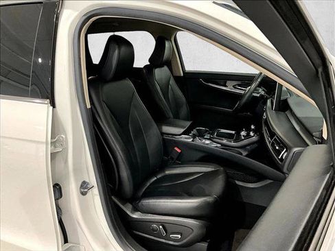 Used 2023 Lincoln Nautilus FWD w/ Premium Package image 9