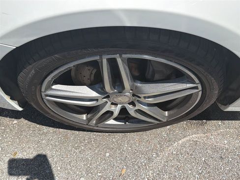 Certified 2017 Mercedes-Benz E 400 4MATIC Wagon image 6