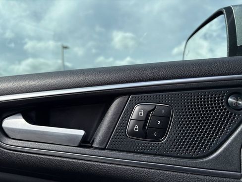 Used 2024 Ford Edge Titanium image 28