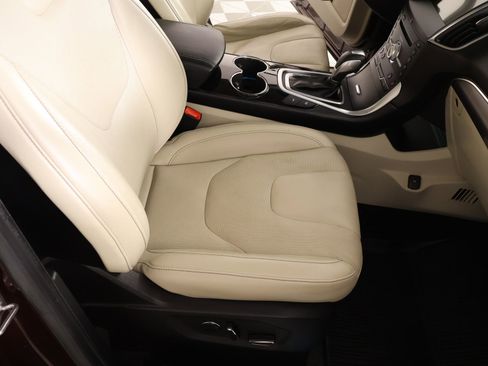 Used 2018 Ford Edge Titanium w/ Equipment Group 302A image 13