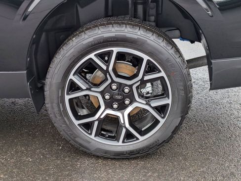 New 2025 Ford Maverick Lariat image 16