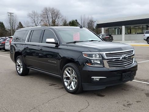 Used 2018 Chevrolet Suburban Premier image 2