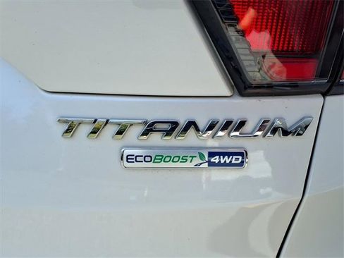 Used 2017 Ford Escape Titanium image 8