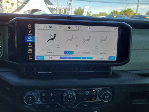 Used 2024 Jeep Wrangler Sport S image 18