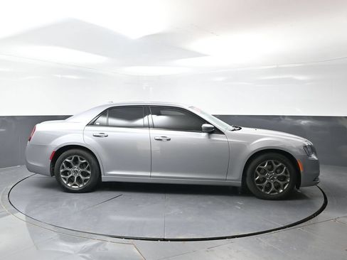 Used 2018 Chrysler 300 S w/ 300S Premium Group 2 AWD/4WD image 4