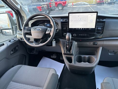 Used 2023 Ford Transit 350 XLT RWD image 7