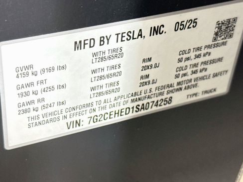 Used 2025 Tesla Cybertruck AWD Crew Cab image 14