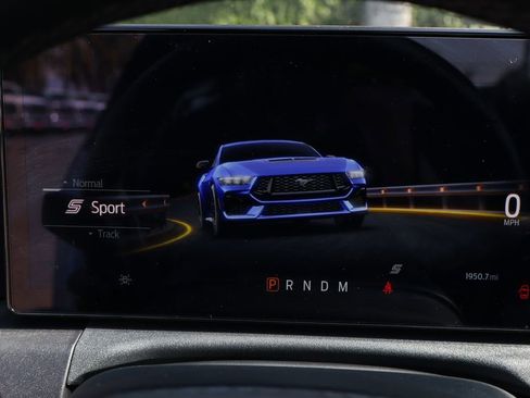 Used 2025 Ford Mustang GT RWD image 28