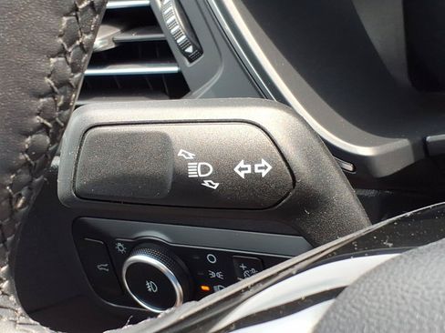 Used 2025 Ford Escape Platinum AWD/4WD image 26
