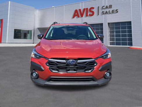 Used 2025 Subaru Crosstrek 2.5i Premium AWD/4WD image 2