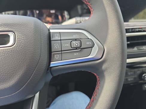 New 2025 Jeep Compass Trailhawk w/ Trailhawk Elite Group image 23