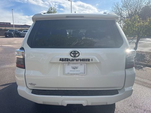 Used 2022 Toyota 4Runner SR5 Premium w/ Moonroof Package AWD/4WD image 4