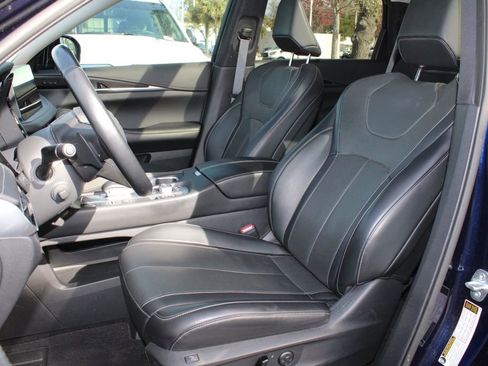 Used 2022 INFINITI QX60 Sensory w/ Cargo Package image 4