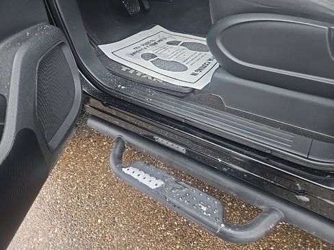 Used 2021 Nissan Titan SV w/ Off Road Protection Package image 7