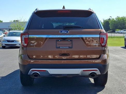 Used 2017 Ford Explorer XLT AWD/4WD image 8