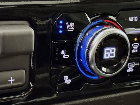 New 2025 GMC Sierra 3500 SLT w/ SLT Convenience Package image 20