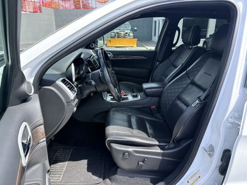Used 2020 Jeep Grand Cherokee Summit AWD/4WD image 17