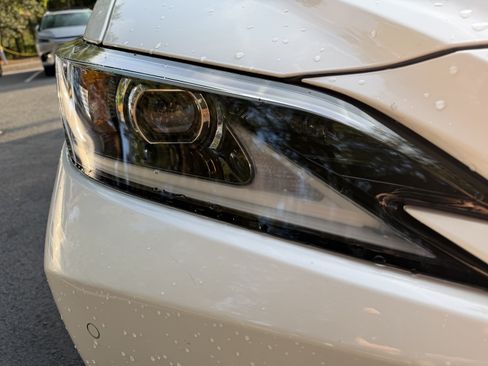 Certified 2025 Lexus ES 350 F Sport FWD image 12