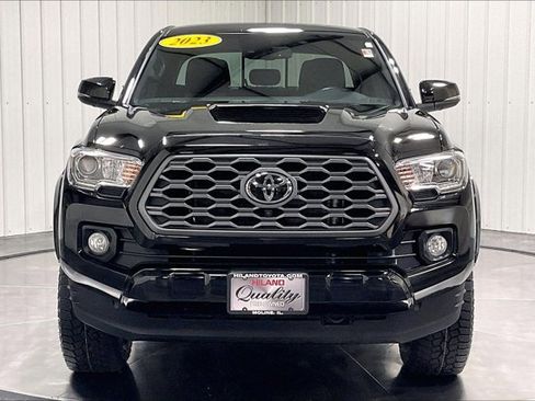 Used 2023 Toyota Tacoma TRD Sport w/ Advanced Technology Package AWD/4WD image 2
