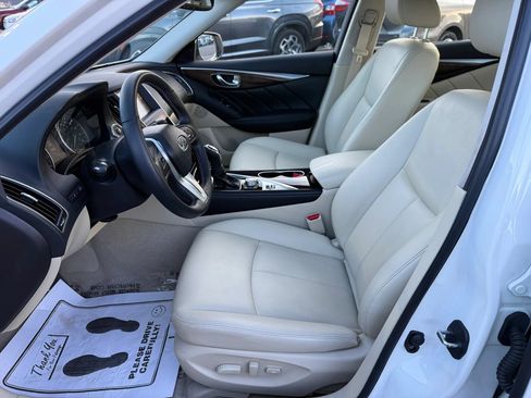 Used 2019 INFINITI Q50 Luxe w/ Essential Package (3.0T Luxe) AWD/4WD image 12