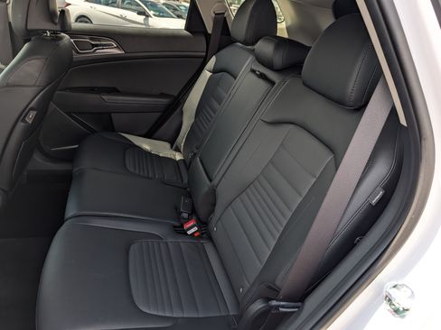 Used 2025 Kia Sportage SX AWD/4WD image 12