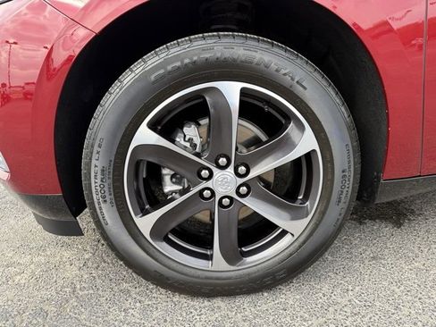 Used 2020 Buick Enclave Essence w/ Sport Touring Edition image 29