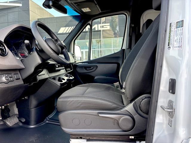 Used 2026 Mercedes-Benz Sprinter 2500 image 14