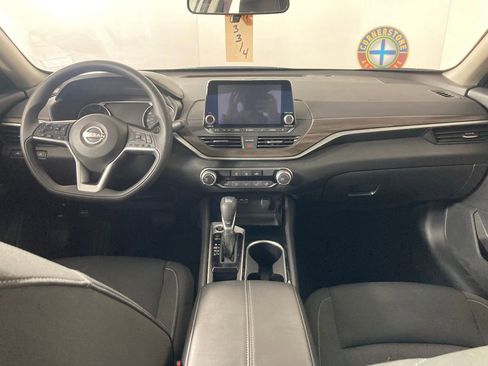 Used 2024 Nissan Altima 2.5 SV image 6