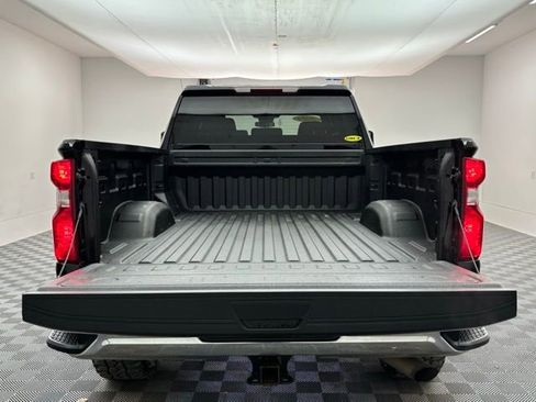 Used 2024 Chevrolet Silverado 2500 LT w/ Convenience Package image 9