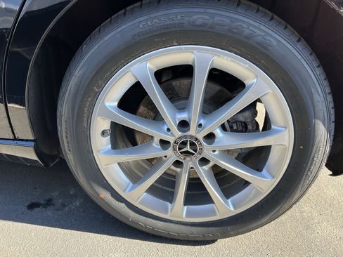 Certified 2021 Mercedes-Benz A 220 4MATIC image 13